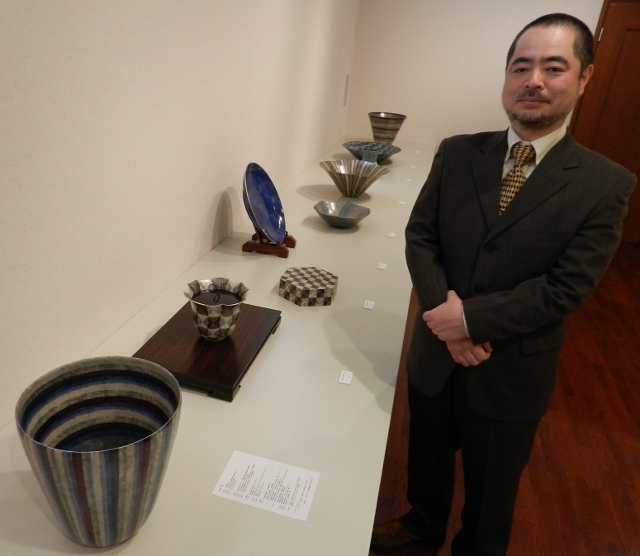 幾何文様の陶磁器に人気 山梨の陶芸家渡辺さん いわきで陶芸展 ｜みんなのニュース｜福島みんなのNEWS - 福島ニュース 福島情報 イベント情報  企業・店舗情報 インタビュー記事